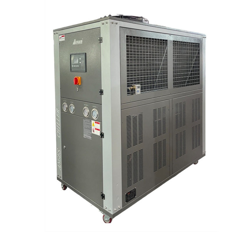 8 Tonnen Luftgekühlter industrieller Wasserkühler 23 kW Rollen-Typ Glycol-Kühler Fabriklieferung
