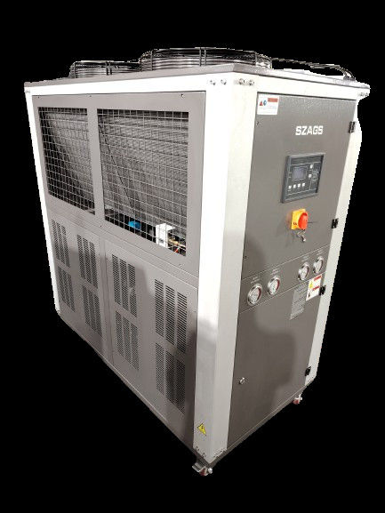 8 Tonnen Luftgekühlter industrieller Wasserkühler 23 kW Rollen-Typ Glycol-Kühler Fabriklieferung
