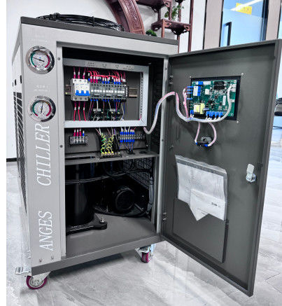 Halbautomatische Blasmaschine 3 PS Luftgekühlte Kühler für 20 L Wasserbehälter und Kapillarsteuerung von 0,2 bis 2,00 Lt